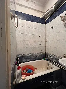 Satılır 3 otaqlı köhnə tikili 75 m²