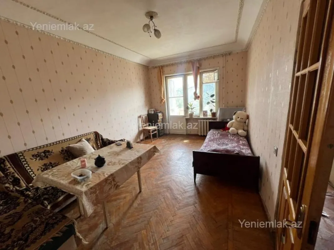 Satılır 3 otaqlı köhnə tikili 75 m²