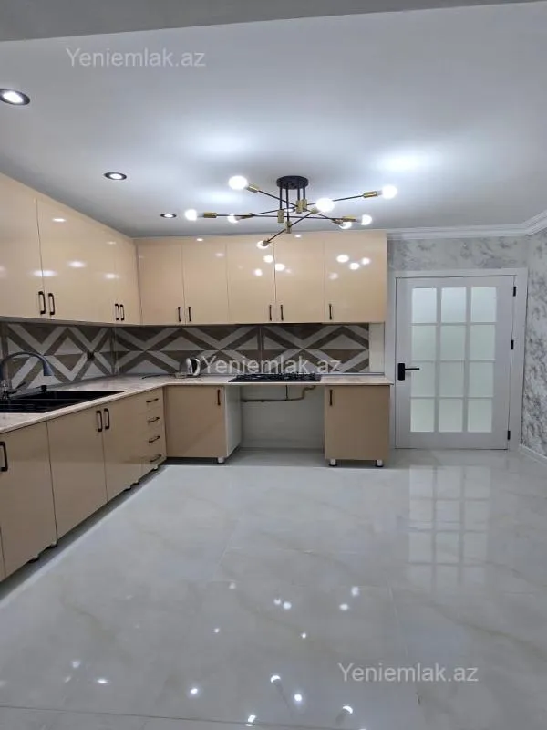 Satılır 3 otaqlı köhnə tikili 75 m²