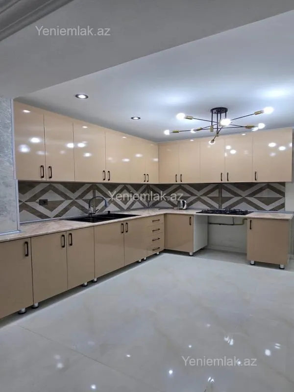 Satılır 3 otaqlı köhnə tikili 75 m²