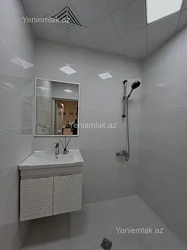 Satılır 2 otaqlı köhnə tikili 60 m²