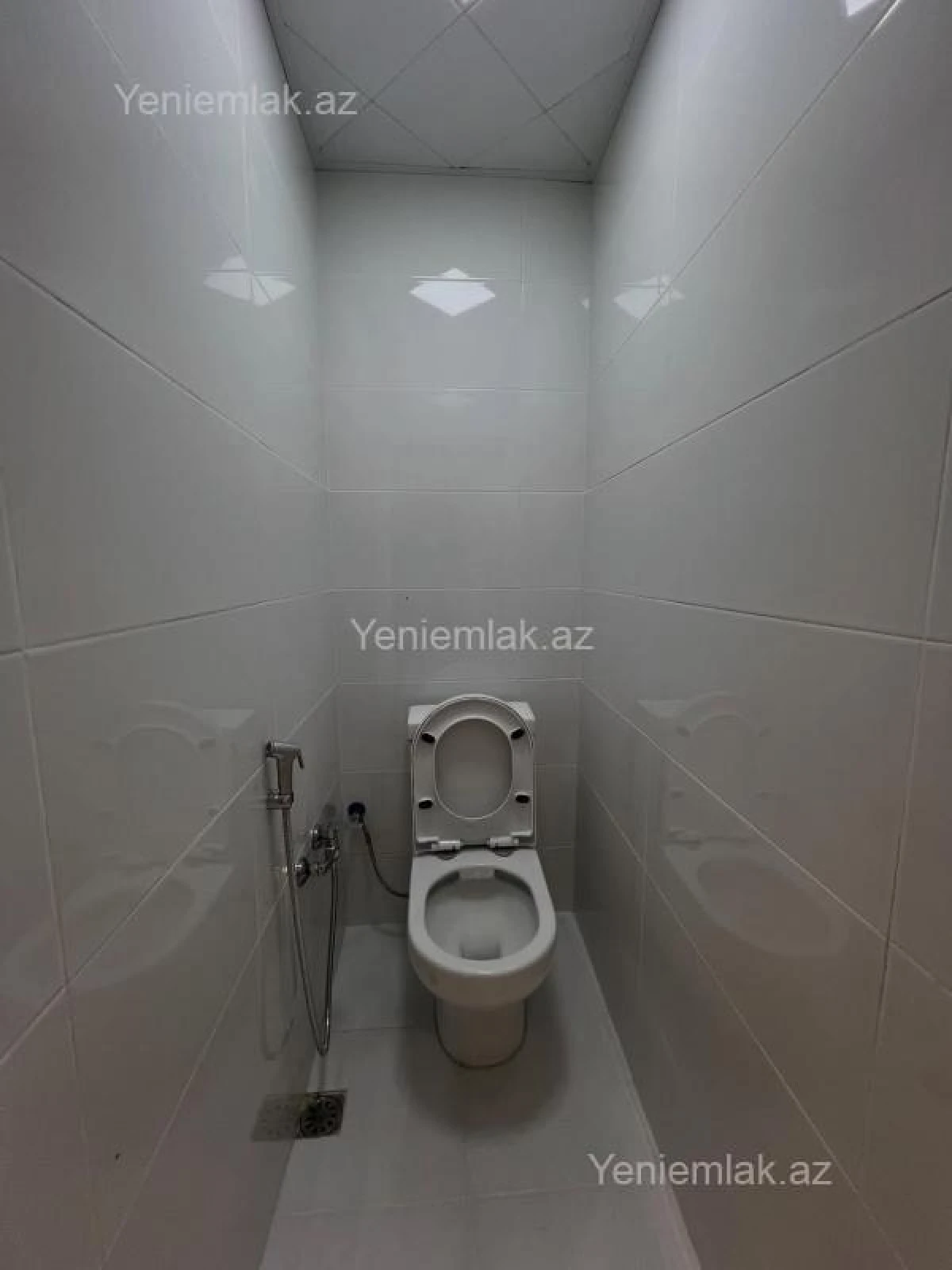 Satılır 2 otaqlı köhnə tikili 60 m²