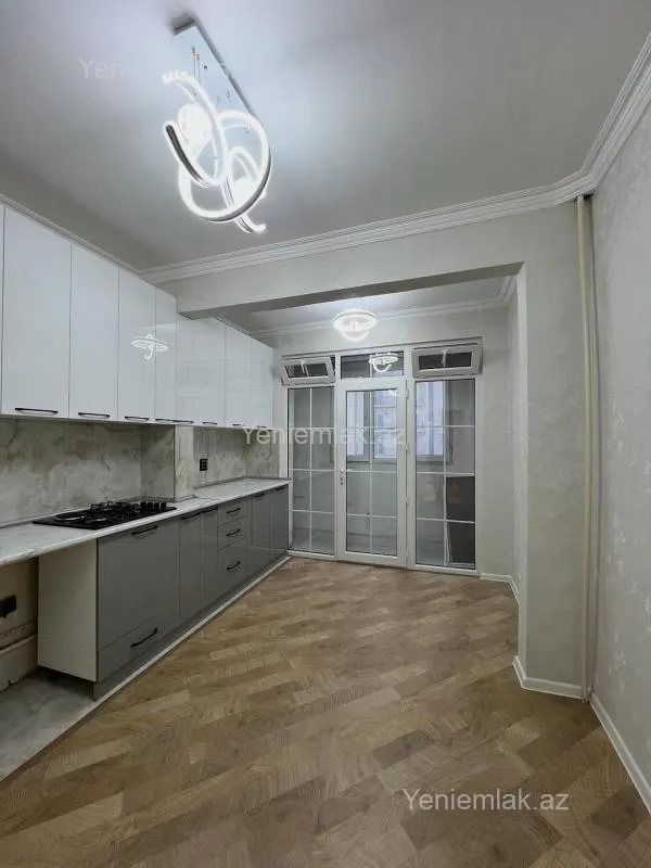 Satılır 2 otaqlı köhnə tikili 60 m²
