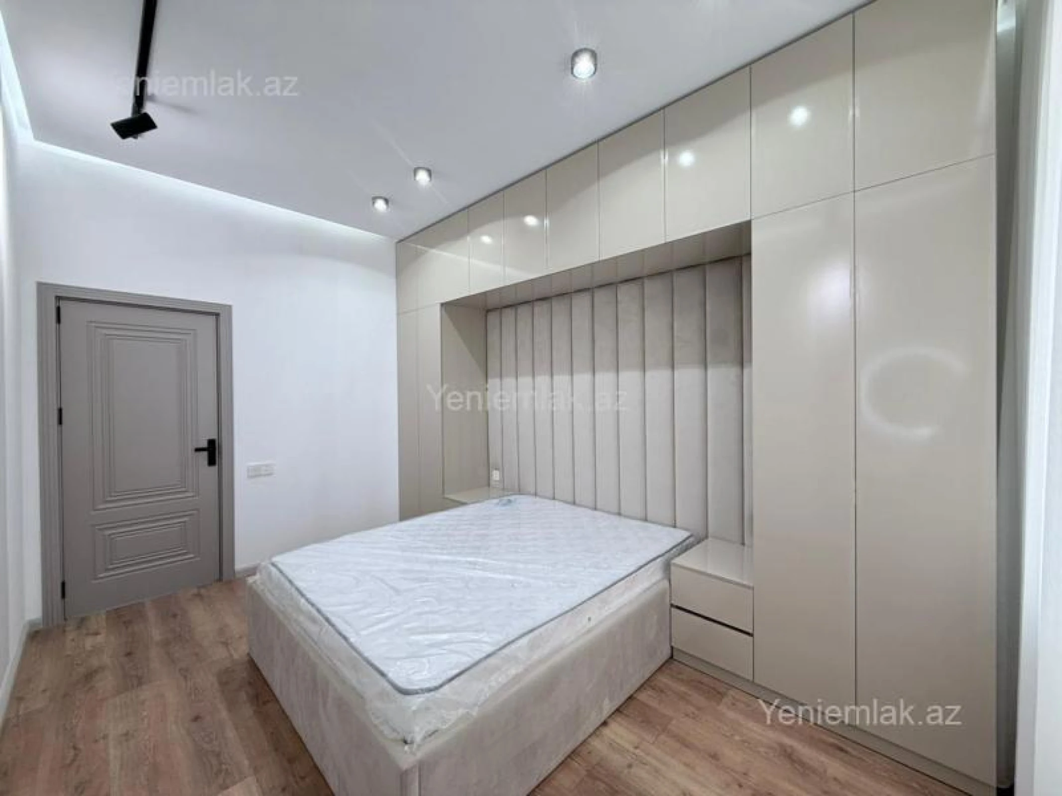 Satılır 2 otaqlı yeni tikili 60 m²