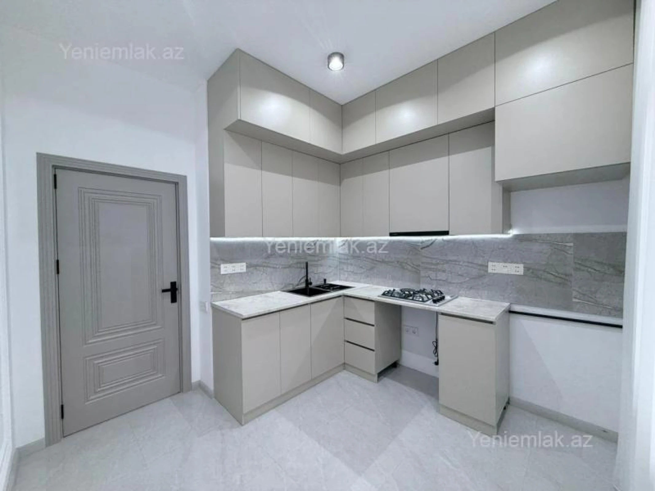 Satılır 2 otaqlı yeni tikili 60 m²