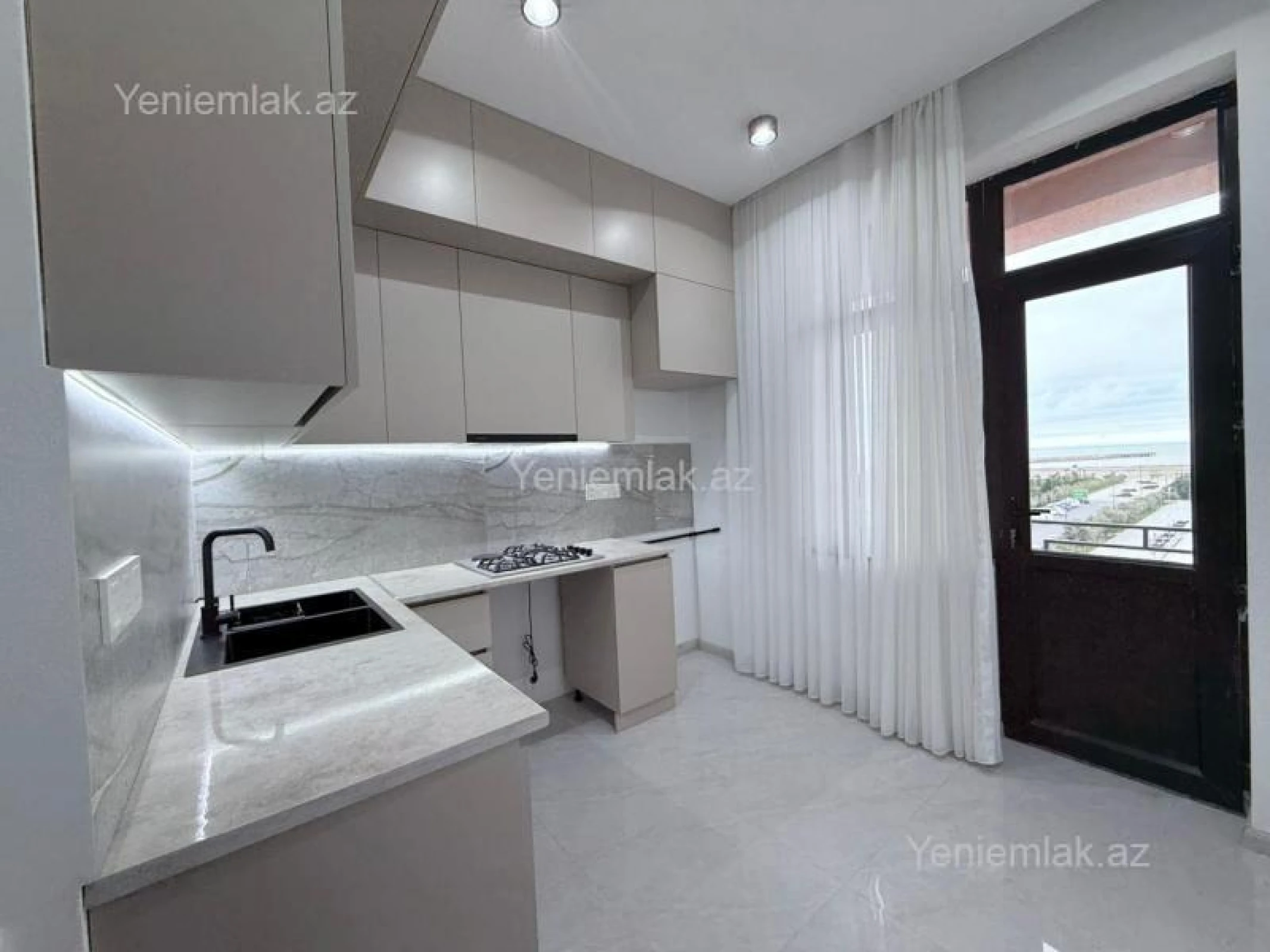 Satılır 2 otaqlı yeni tikili 60 m²