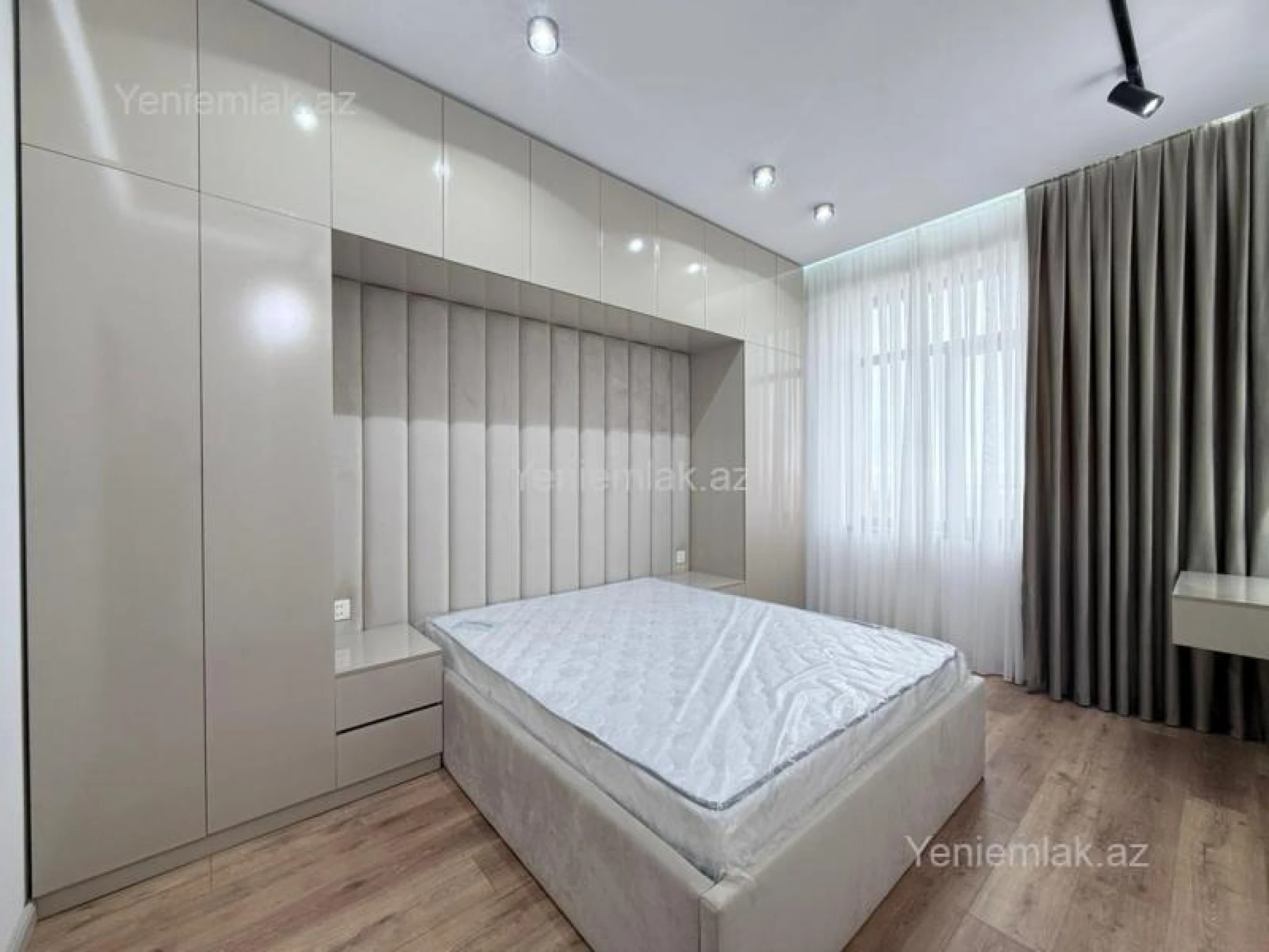 Satılır 2 otaqlı yeni tikili 60 m²