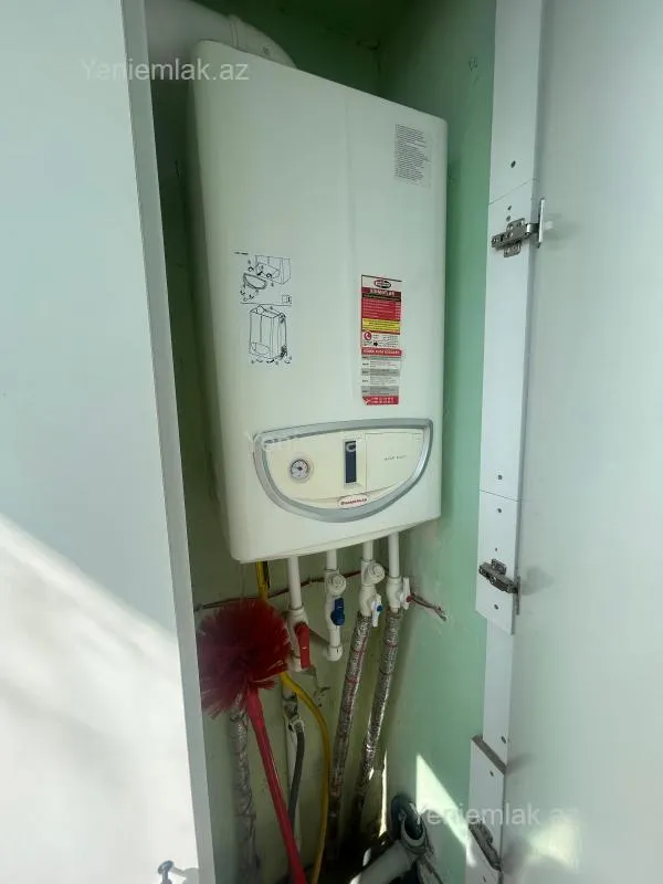 Satılır 6 otaqlı həyət evi 215 m²