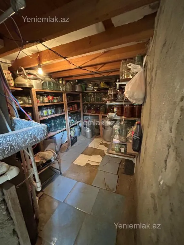 Satılır 6 otaqlı həyət evi 215 m²