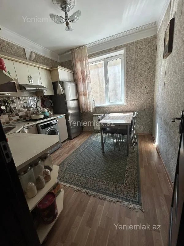 Satılır 6 otaqlı həyət evi 215 m²