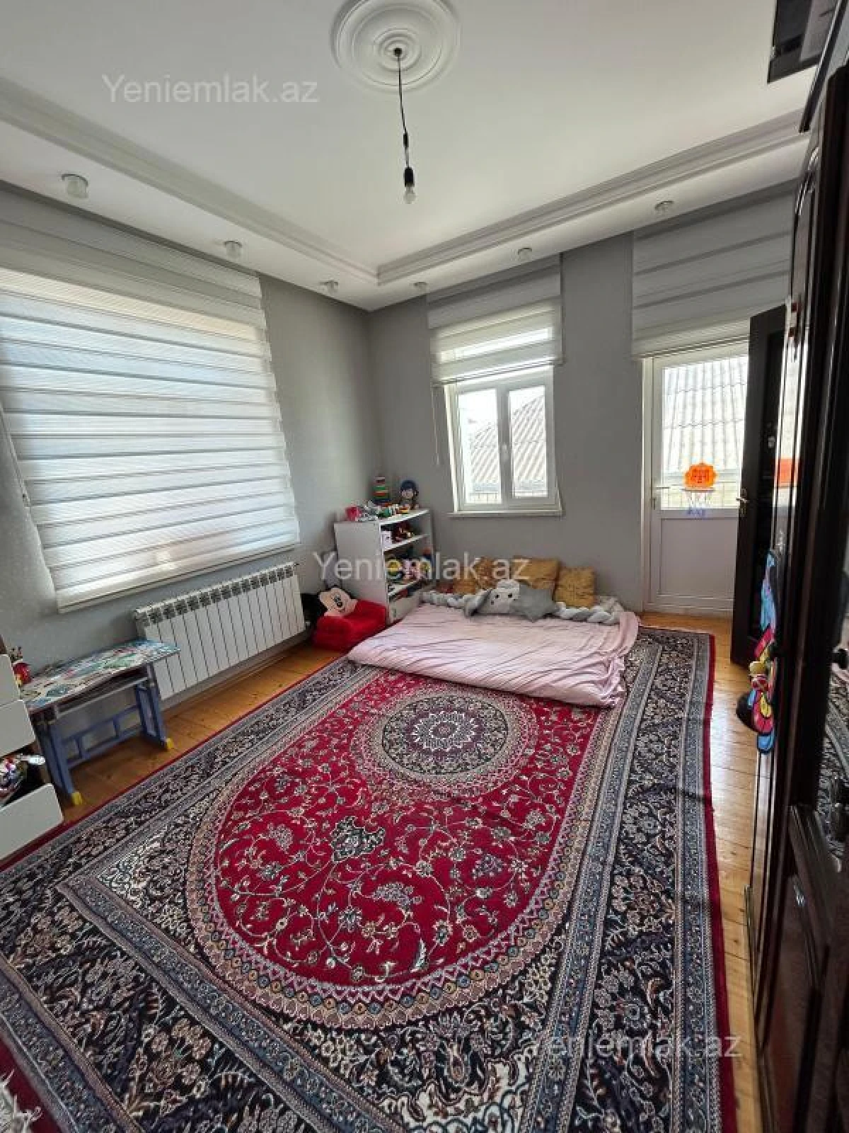 Satılır 6 otaqlı həyət evi 215 m²