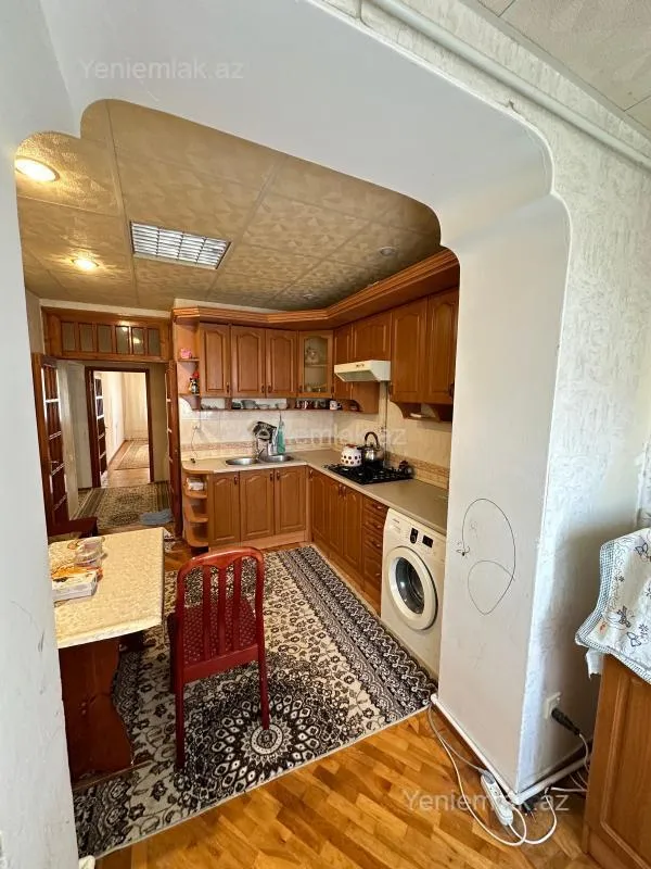 Satılır 5 otaqlı köhnə tikili 110 m²