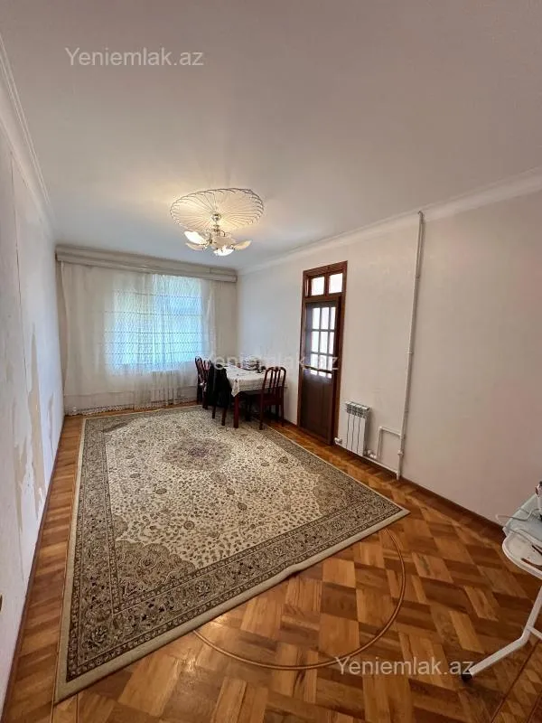 Satılır 5 otaqlı köhnə tikili 110 m²