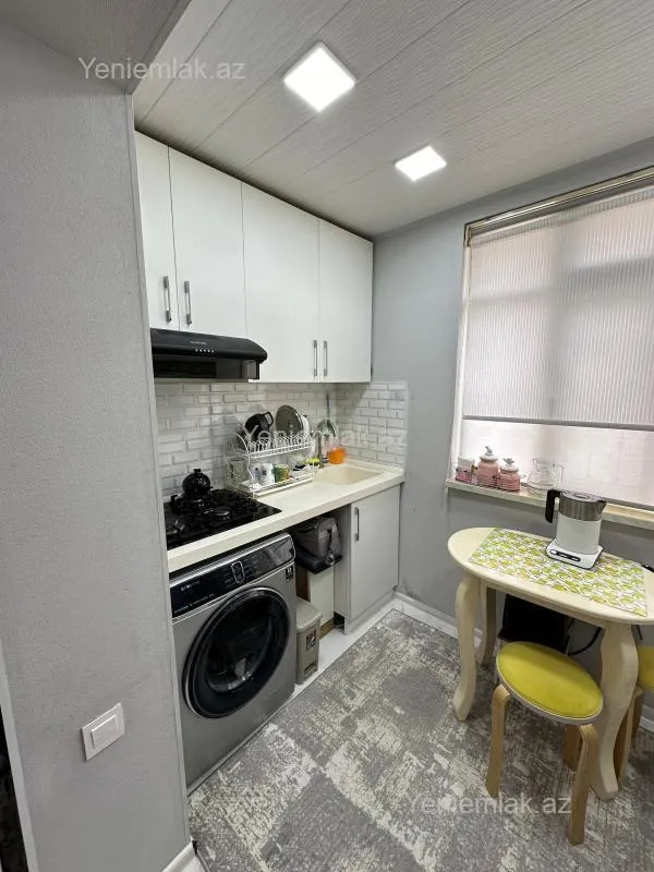 Satılır 1 otaqlı köhnə tikili 40 m²