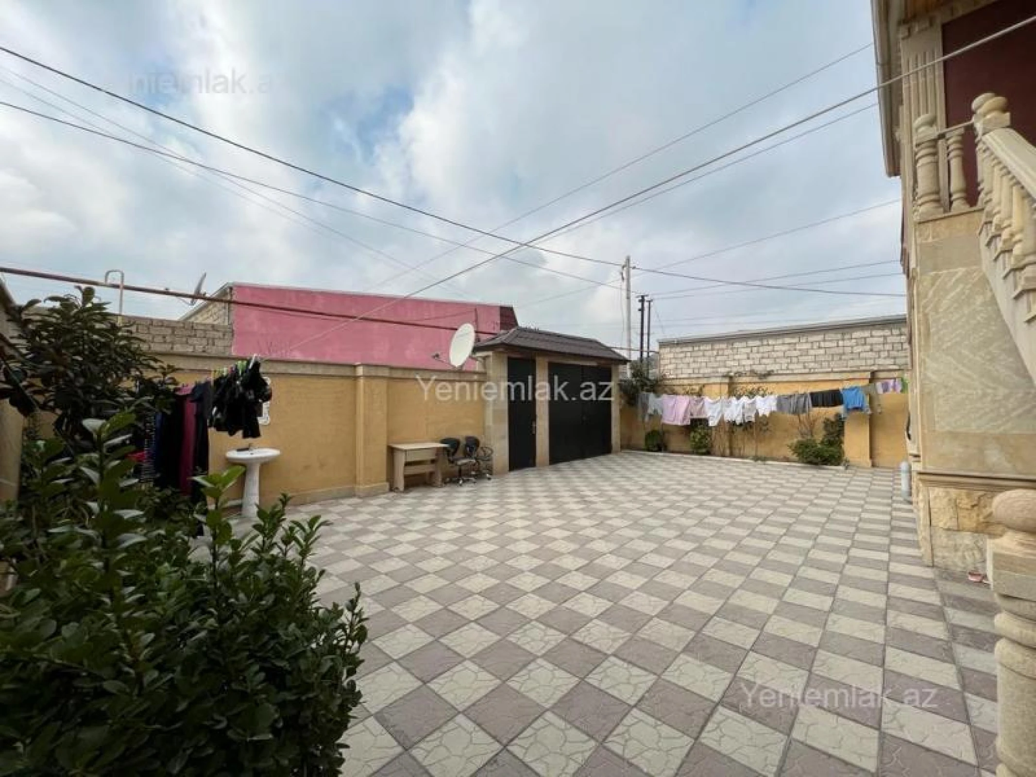 Satılır 7 otaqlı həyət evi 220 m²