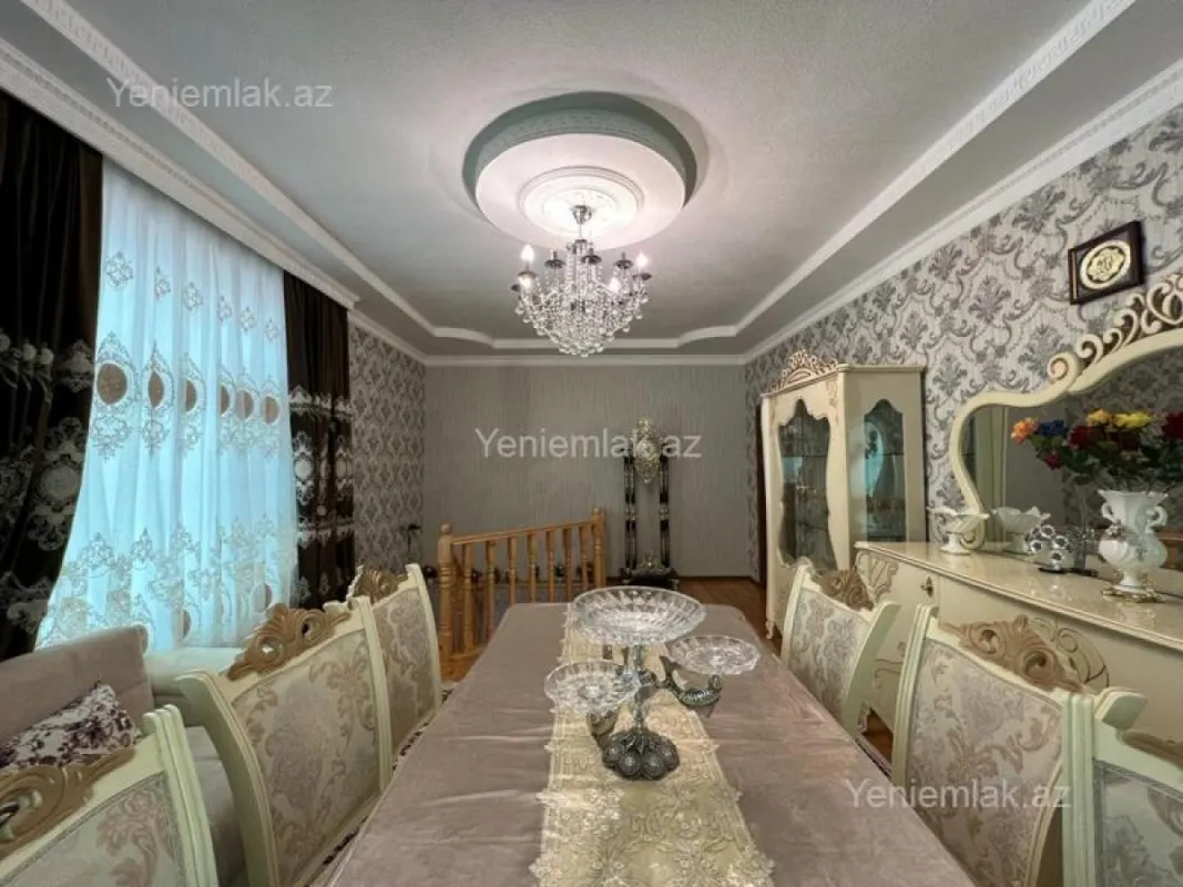 Satılır 7 otaqlı həyət evi 220 m²