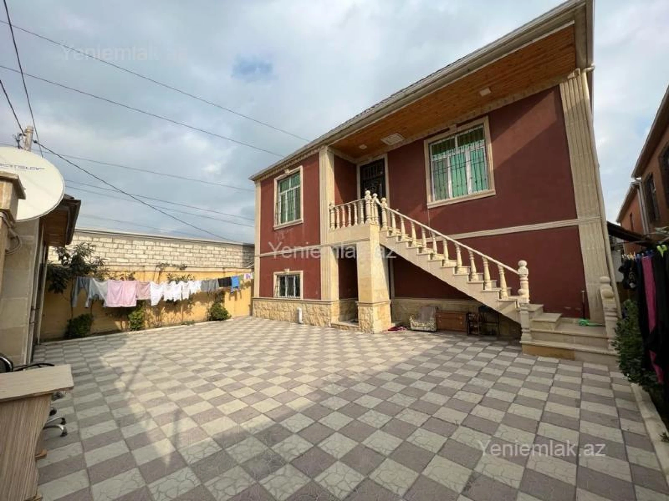 Satılır 7 otaqlı həyət evi 220 m²