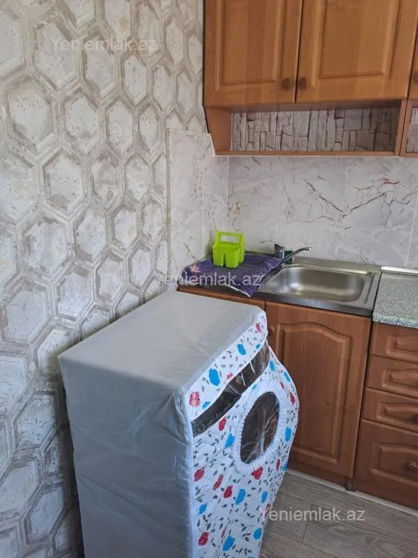 Satılır 1 otaqlı köhnə tikili 30 m²