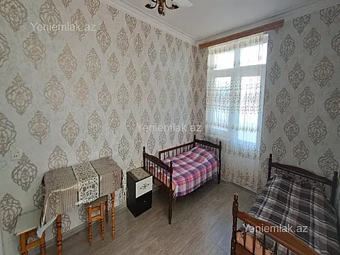 Satılır 1 otaqlı köhnə tikili 30 m²