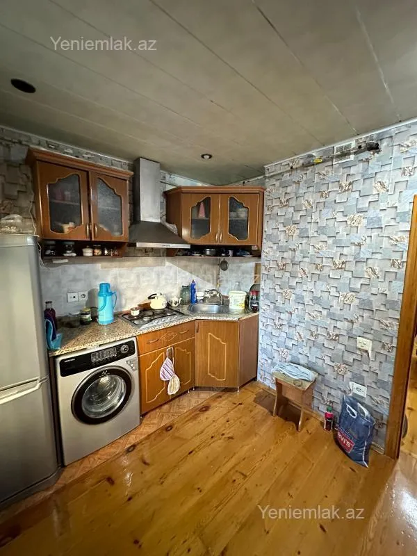 Satılır 2 otaqlı köhnə tikili 62 m²