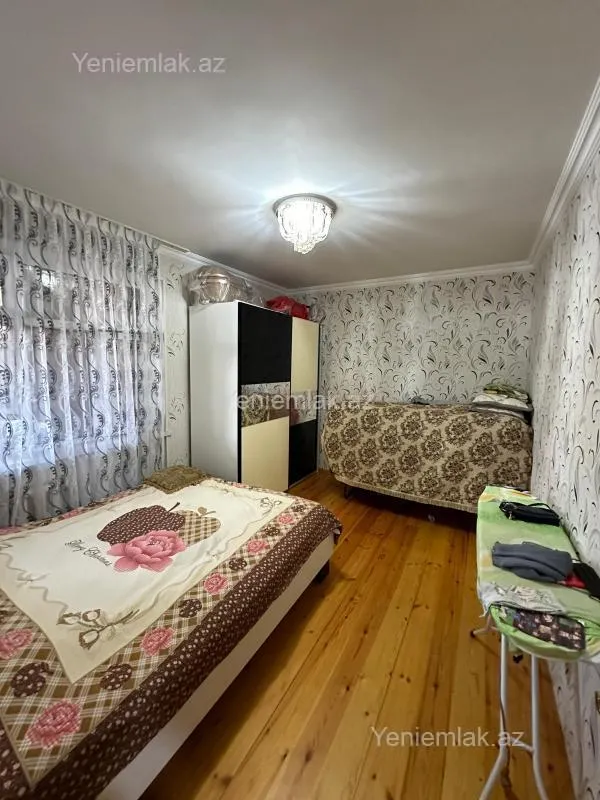 Satılır 2 otaqlı köhnə tikili 62 m²