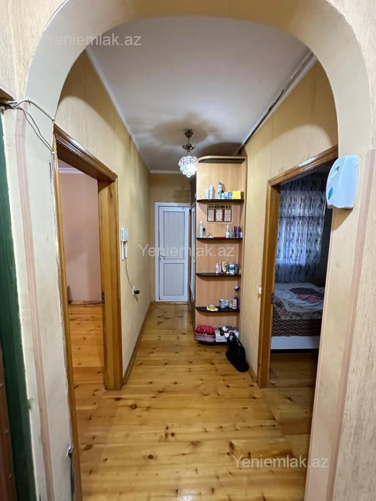 Satılır 2 otaqlı köhnə tikili 62 m²