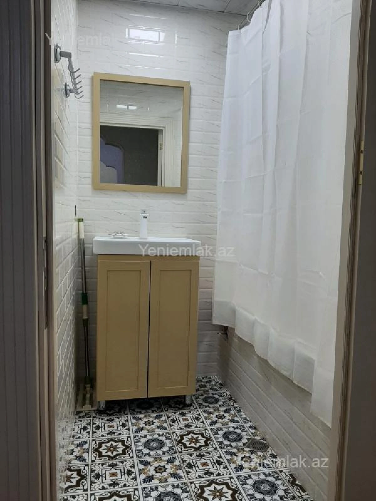 Satılır 4 otaqlı köhnə tikili 120 m²