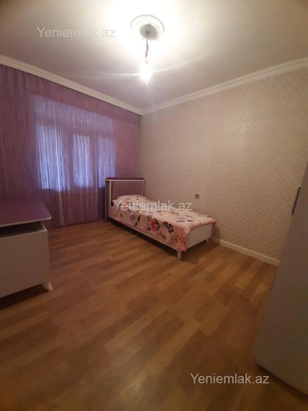 Satılır 4 otaqlı köhnə tikili 120 m²