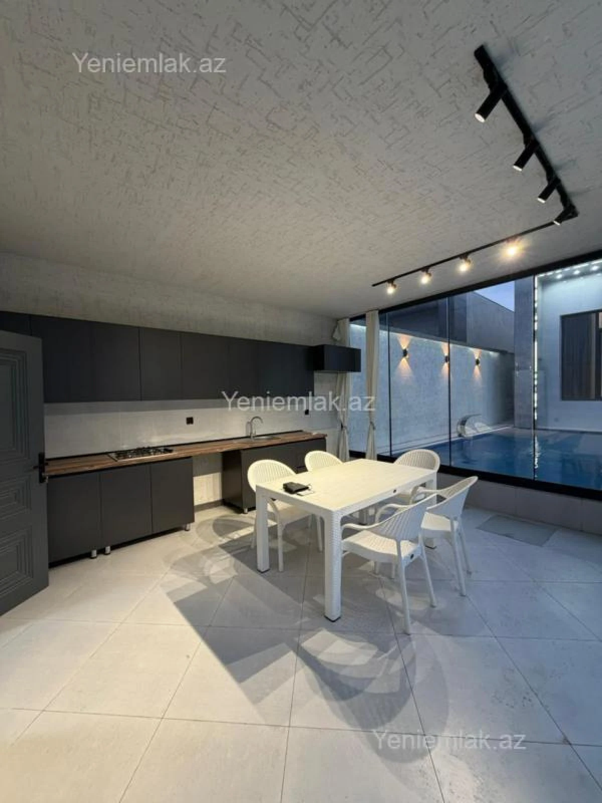 Satılır 5 otaqlı həyət evi 185 m²