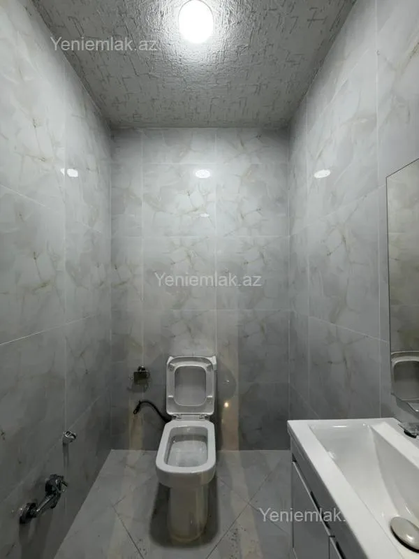 Satılır 5 otaqlı həyət evi 185 m²