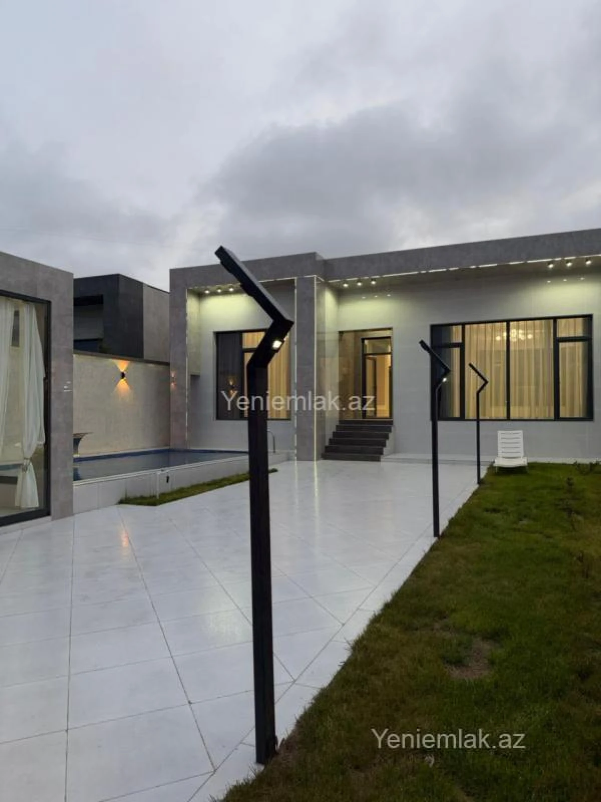Satılır 5 otaqlı həyət evi 185 m²