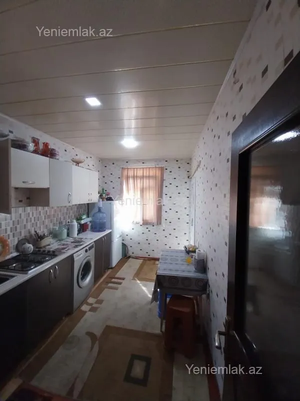 Satılır 4 otaqlı köhnə tikili 90 m²