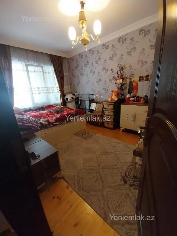 Satılır 4 otaqlı köhnə tikili 90 m²