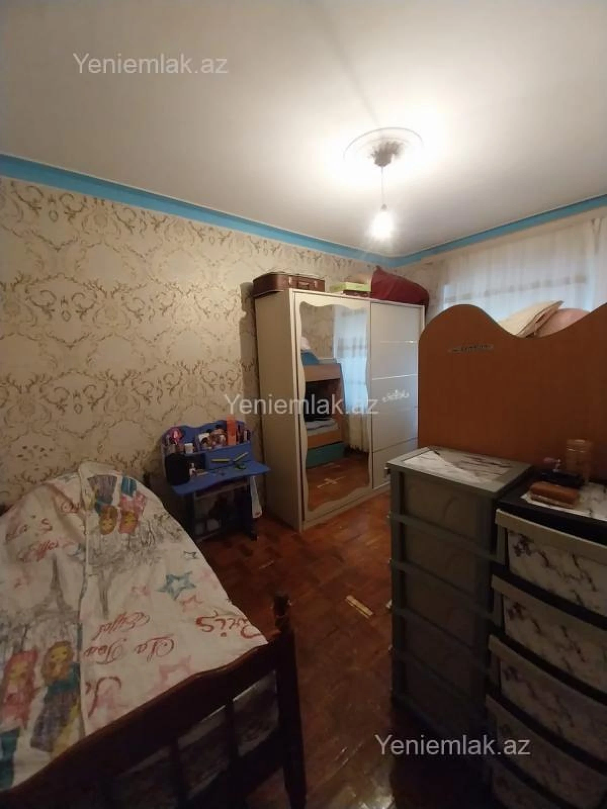 Satılır 4 otaqlı köhnə tikili 90 m²