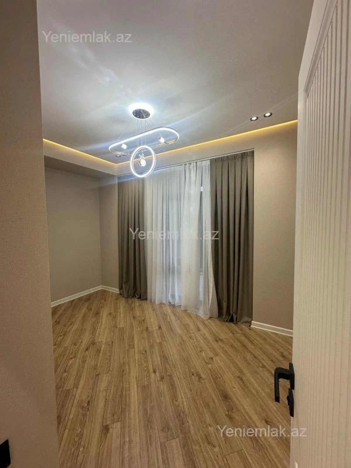 Satılır 2 otaqlı köhnə tikili 52 m²