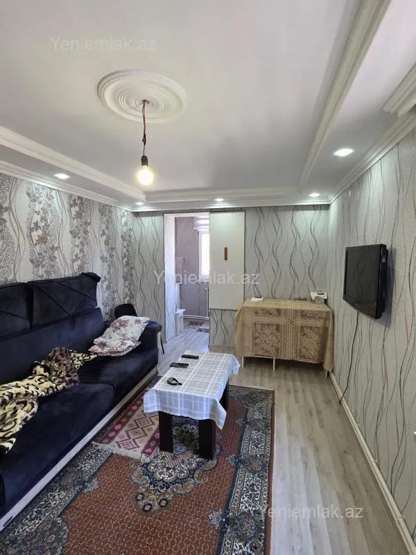 Satılır 1 otaqlı köhnə tikili 35 m²