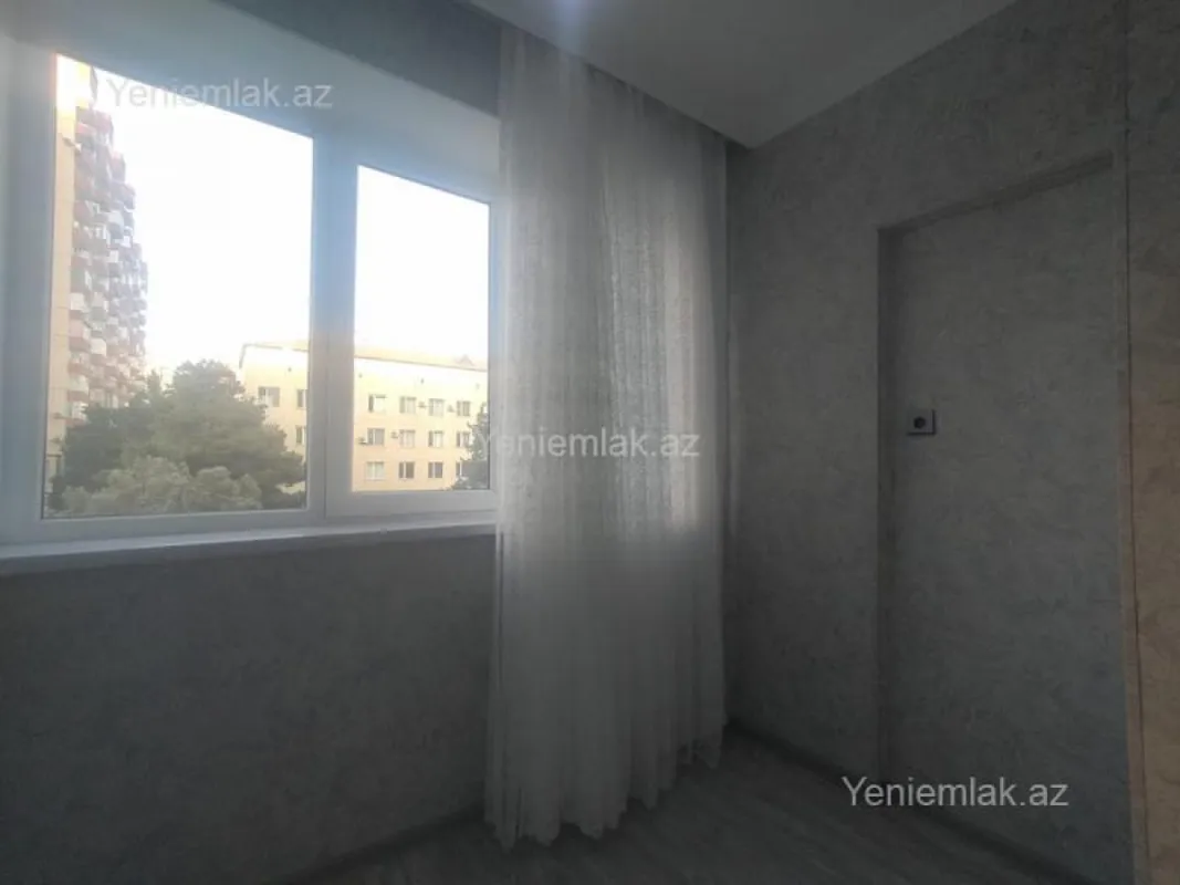 Satılır 3 otaqlı köhnə tikili 80 m²