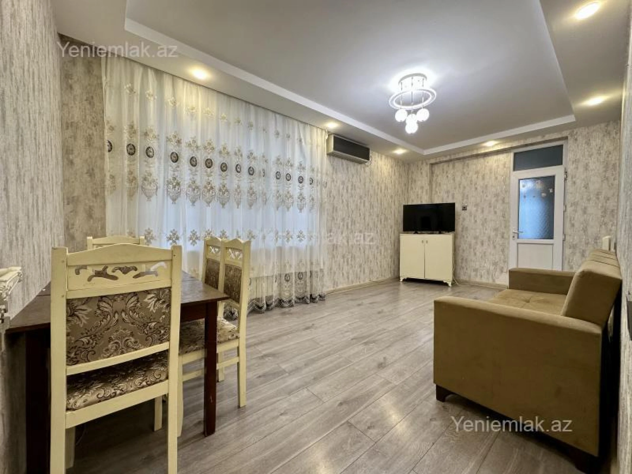 Satılır 2 otaqlı köhnə tikili 45 m²