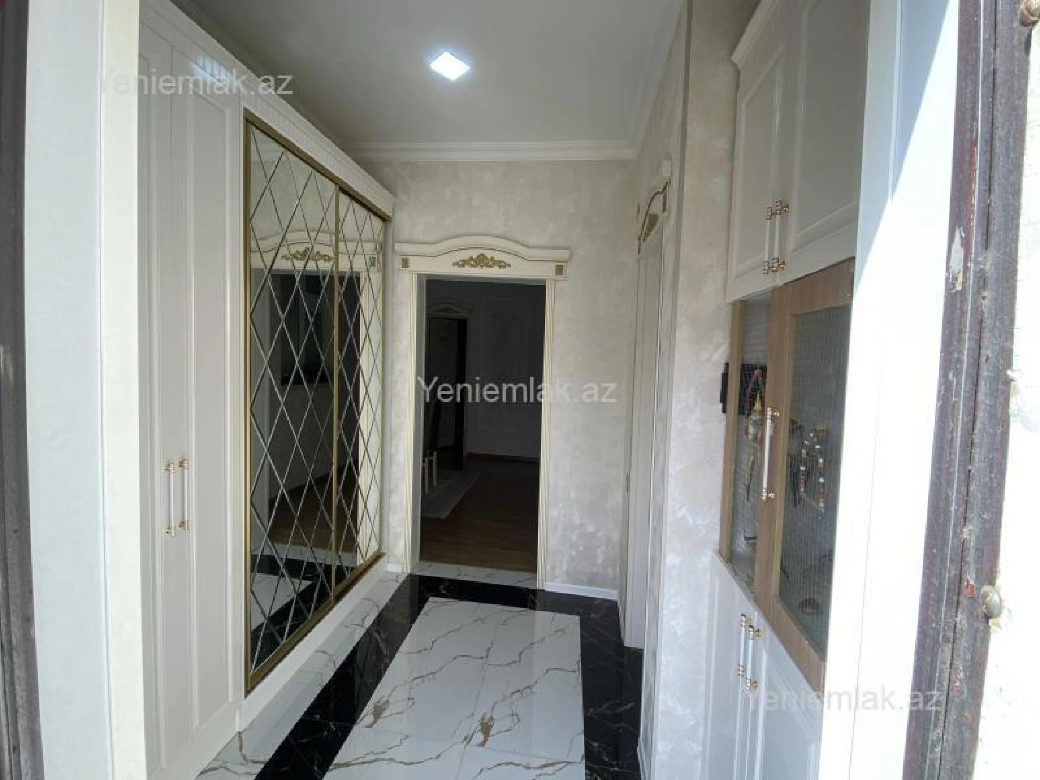 Satılır 5 otaqlı həyət evi 132 m²