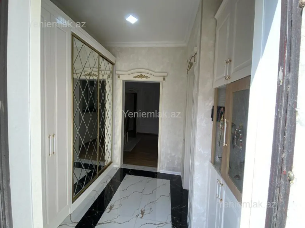Satılır 5 otaqlı həyət evi 132 m²