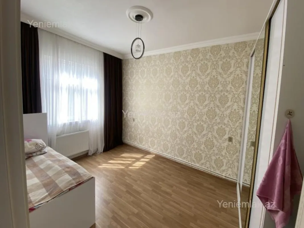 Satılır 5 otaqlı həyət evi 132 m²
