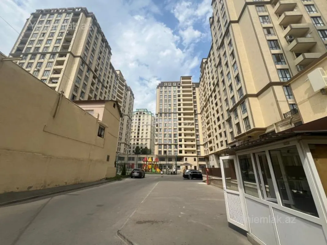 Satılır 3 otaqlı yeni tikili 157 m²