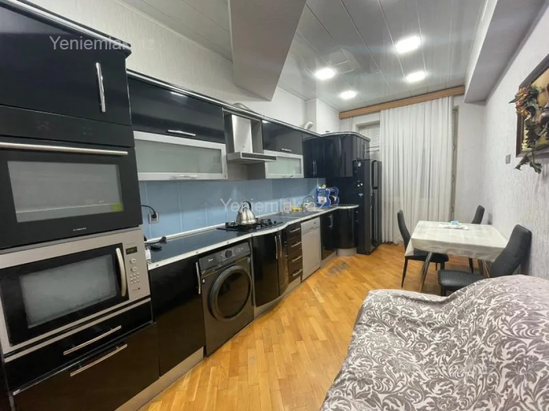 Satılır 3 otaqlı yeni tikili 117 m²
