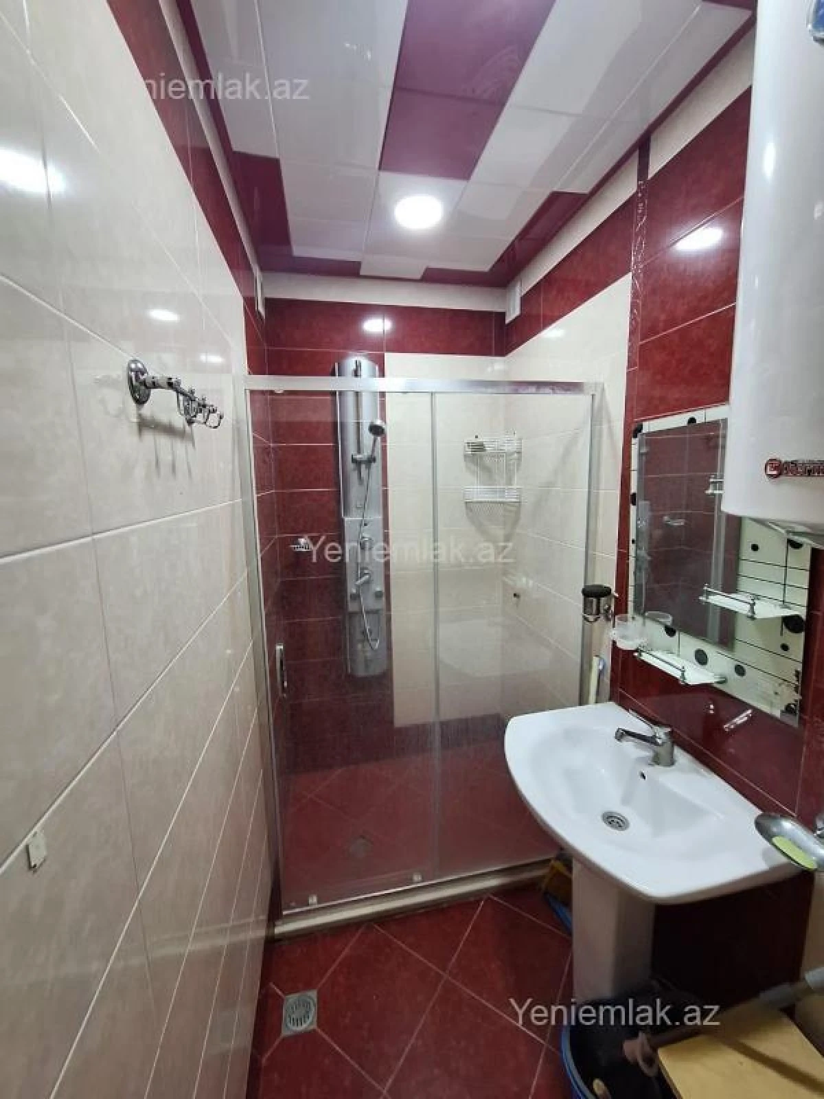 Satılır 2 otaqlı köhnə tikili 65 m²
