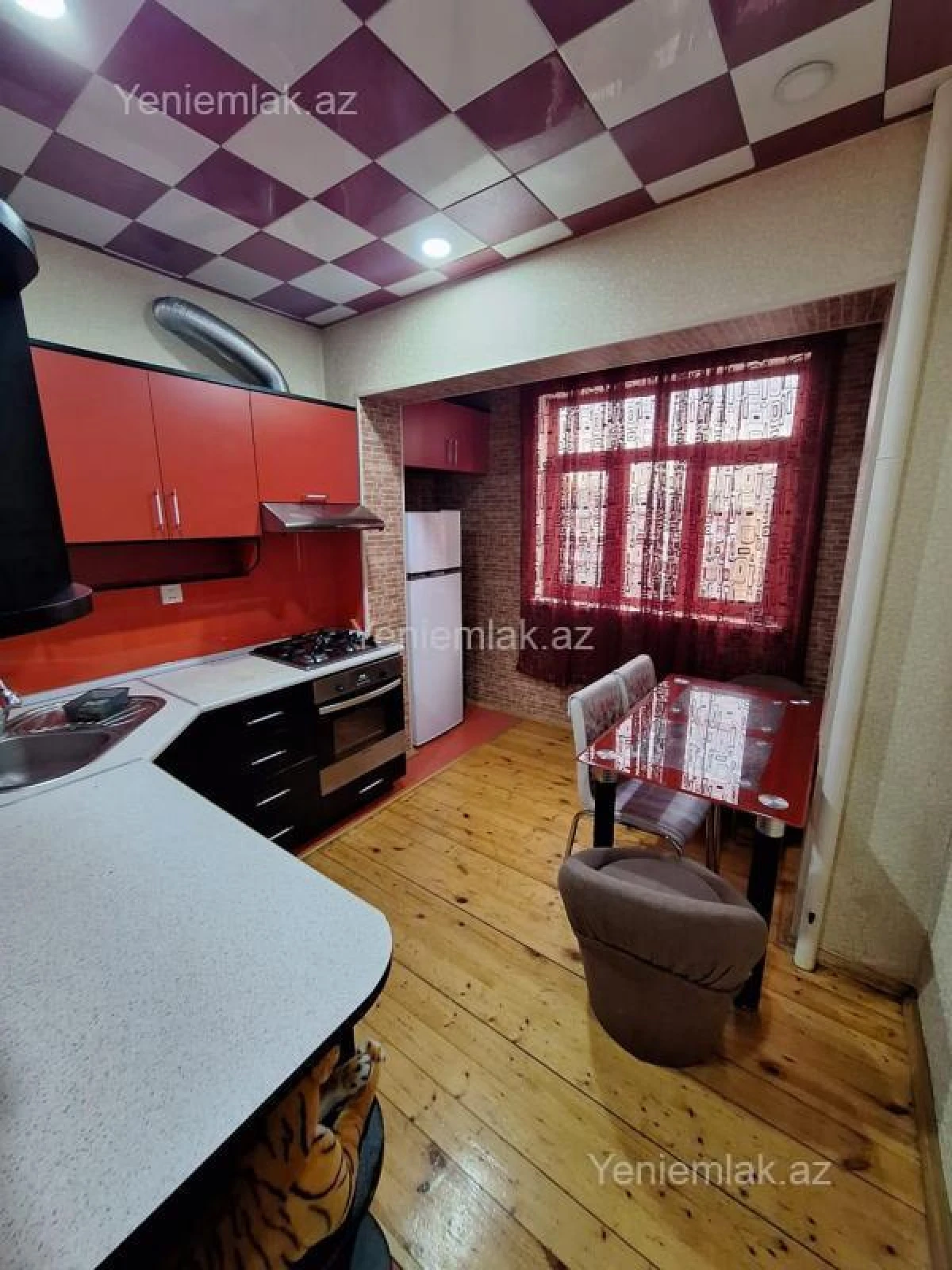Satılır 2 otaqlı köhnə tikili 65 m²
