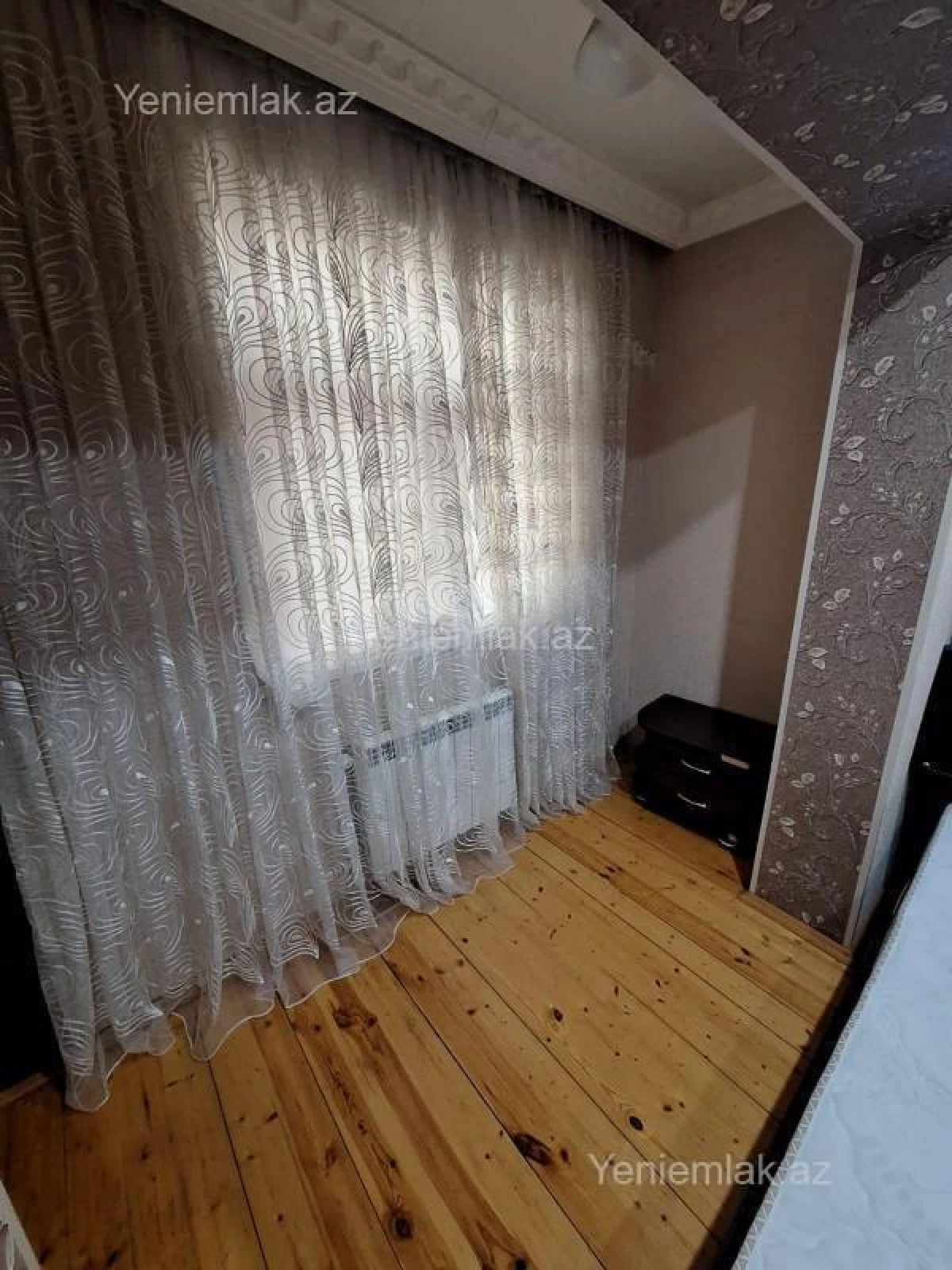 Satılır 2 otaqlı köhnə tikili 65 m²