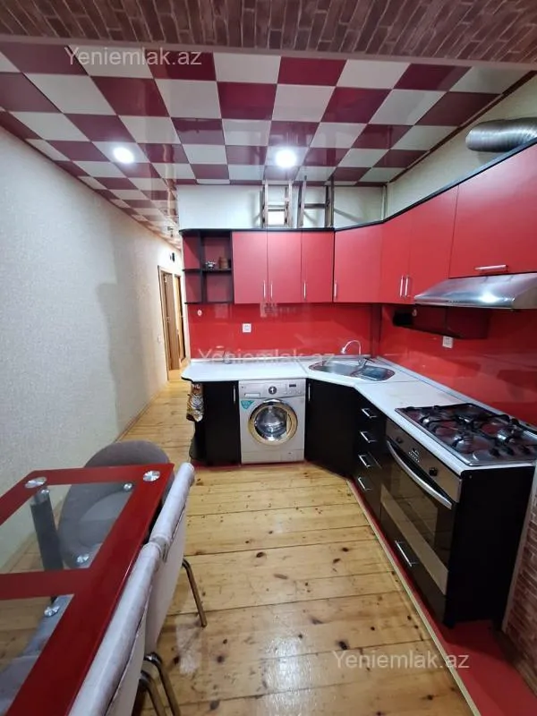 Satılır 2 otaqlı köhnə tikili 65 m²