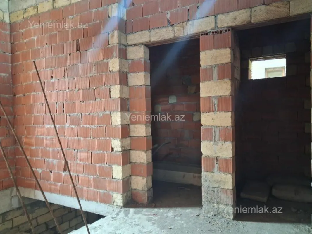 Satılır 5 otaqlı həyət evi 230 m²