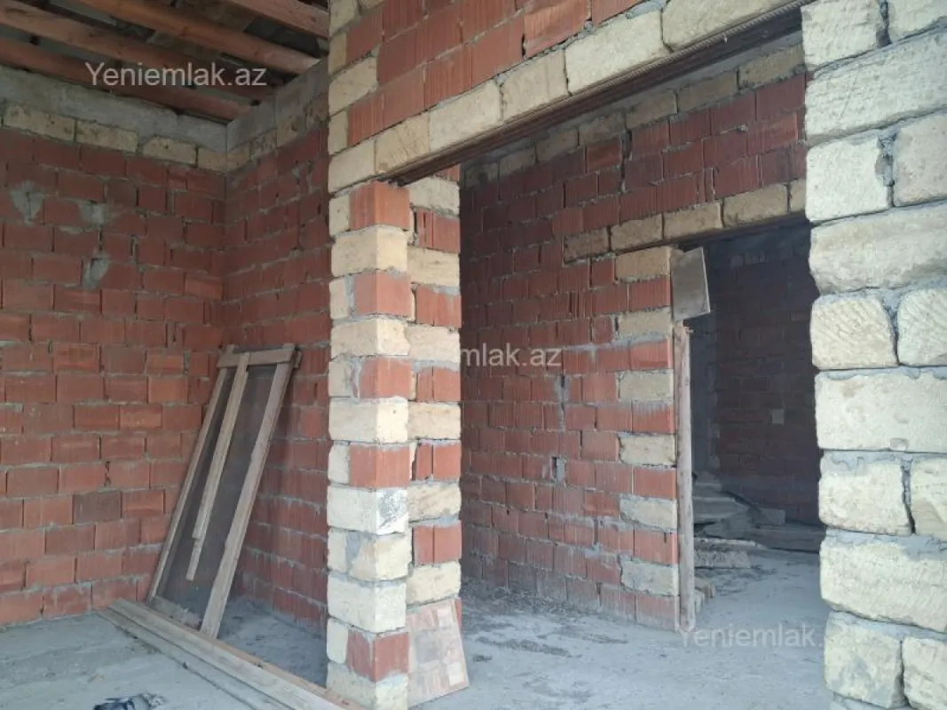 Satılır 5 otaqlı həyət evi 230 m²