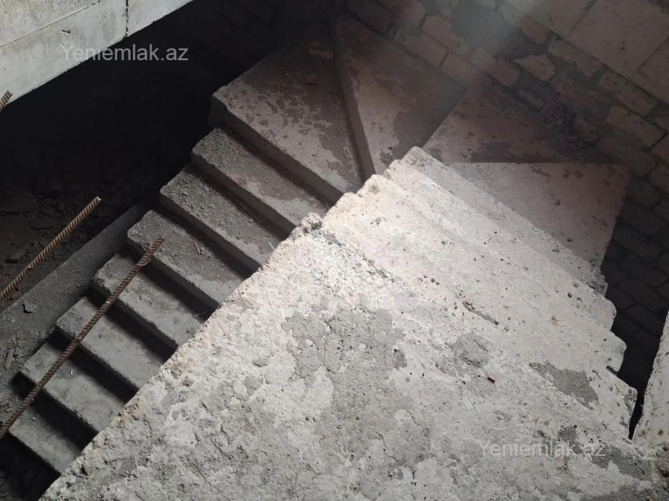 Satılır 5 otaqlı həyət evi 230 m²